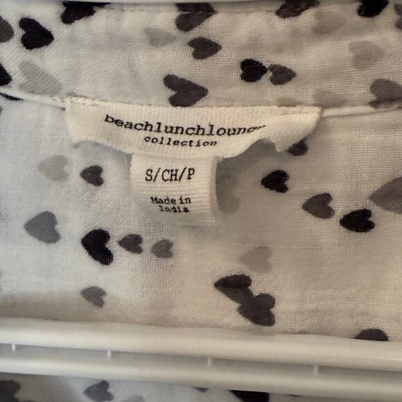 Beachlunchlounge Karolee heart print cotton button-up shirt women's size S - Picture 3 of 4